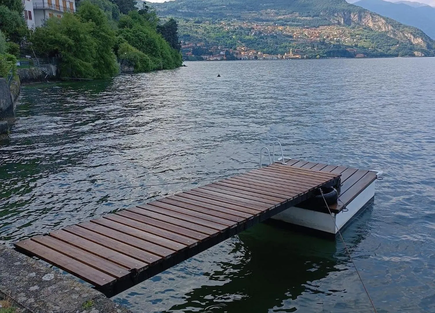Studio Zu - Lakeside Apartment Riva di Solto