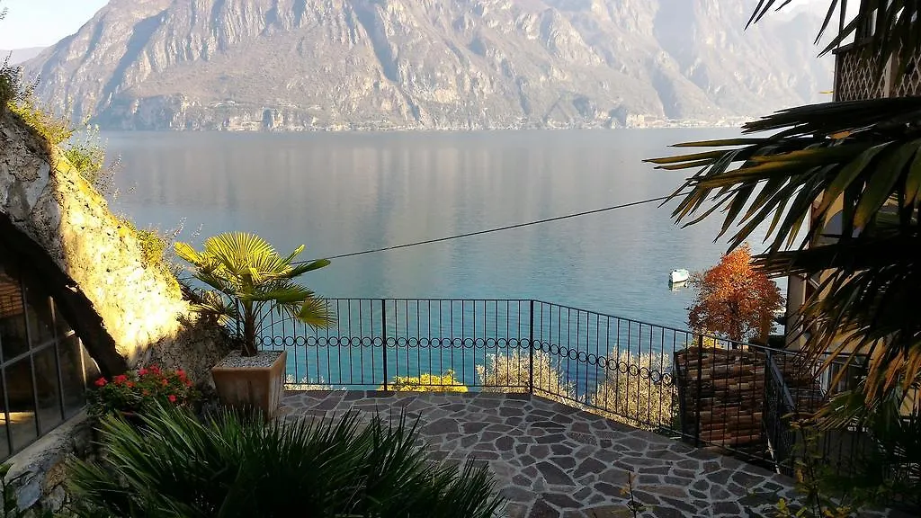 Studio Zu Riva di Solto Apartment